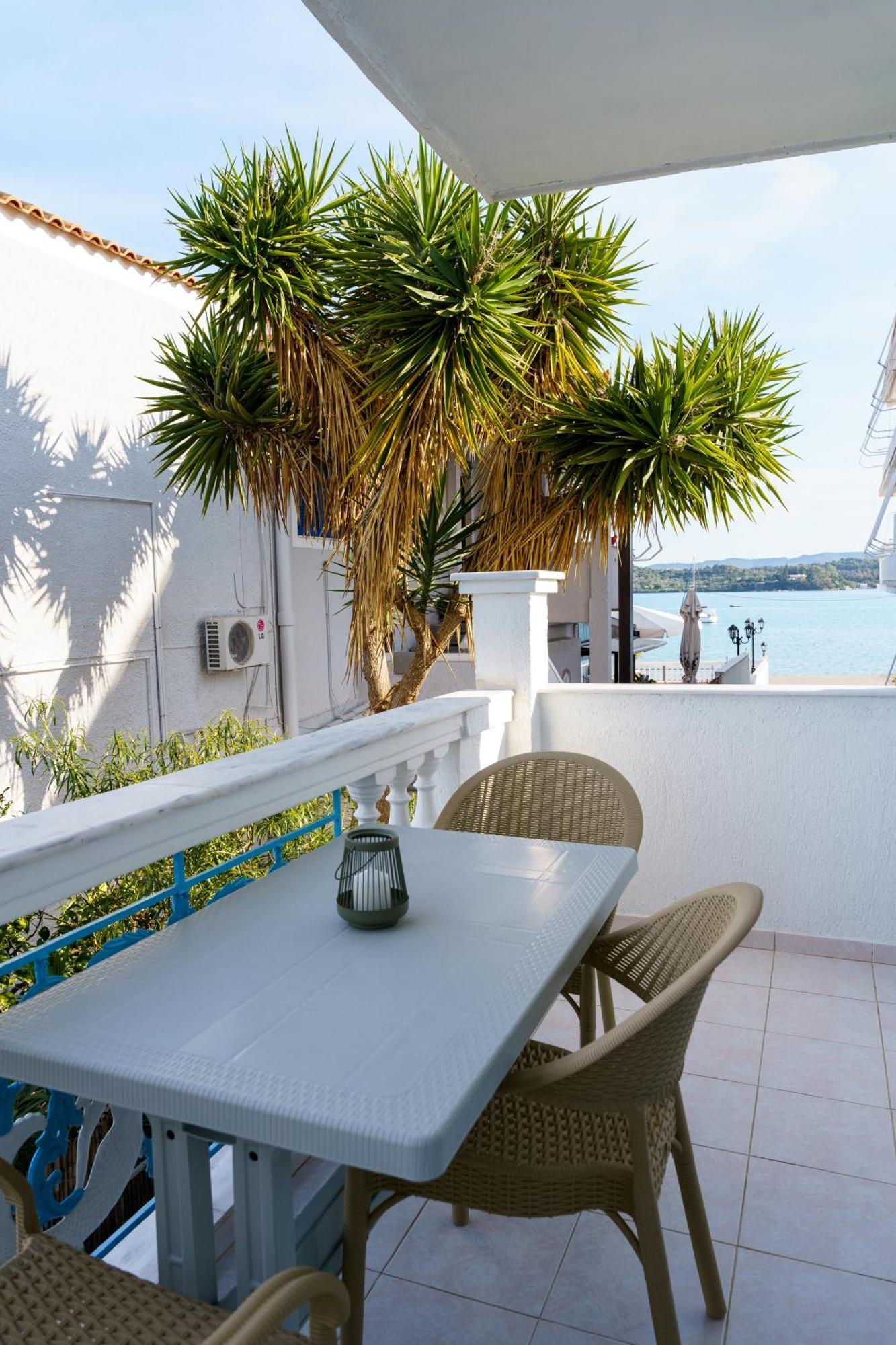 Apartment Casa Albastra & Porto Heli